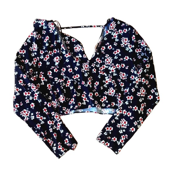 Cute Zara Crop Top XL Cherry Blossom from Zara's Trafaluc Collection Blouse - Picture 5 of 11